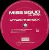 escuchar en línea Miss Squo vs 2M Jr - Attack The Rock